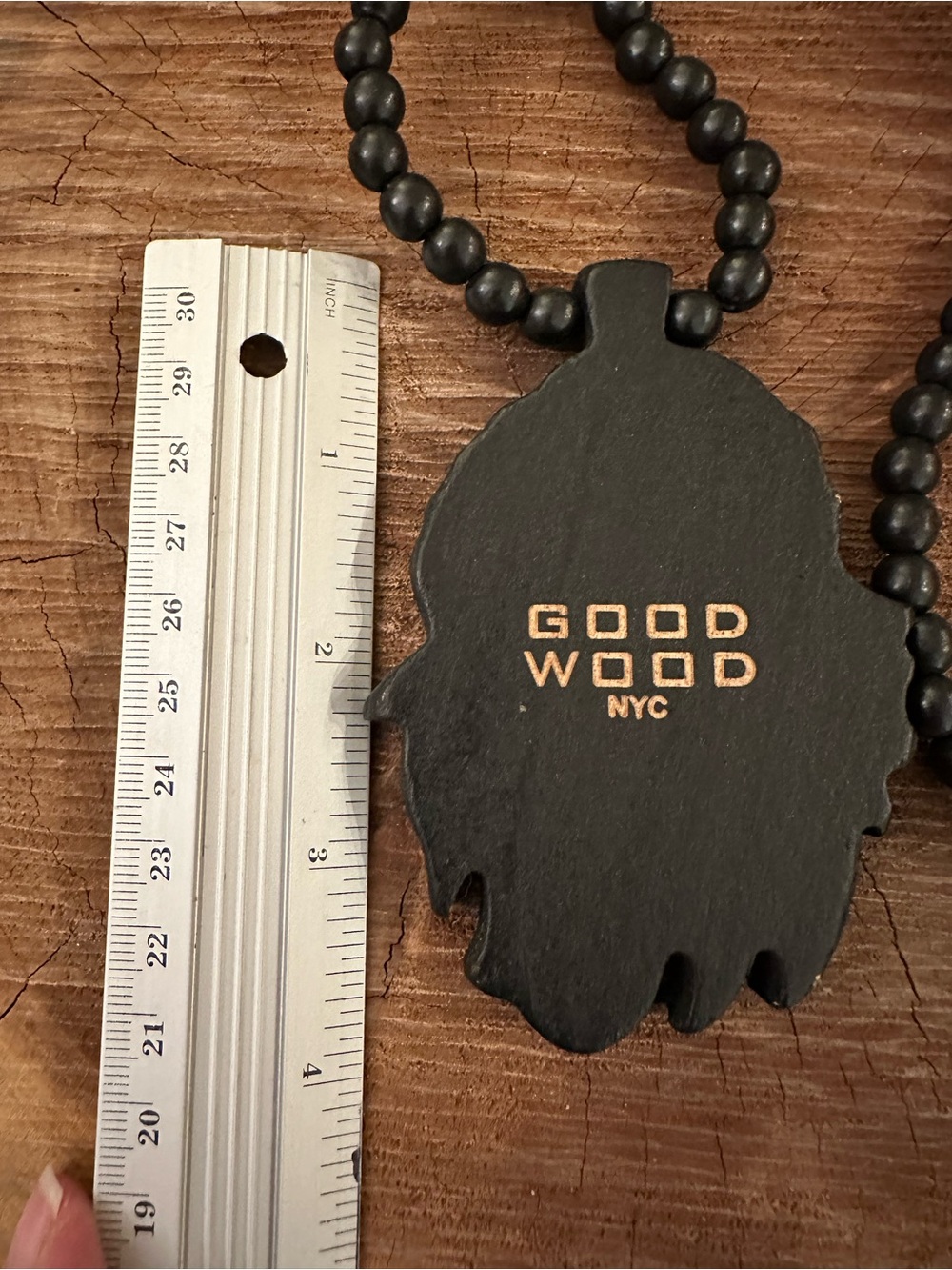 Black Beaded Che Guevara Necklace with Gold Accent Pendant - Picture 5 of 6